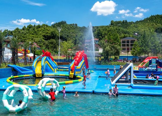 Parco acquatico emozionante attrezzature di divertimento gonfiabile scivolare e scivolare